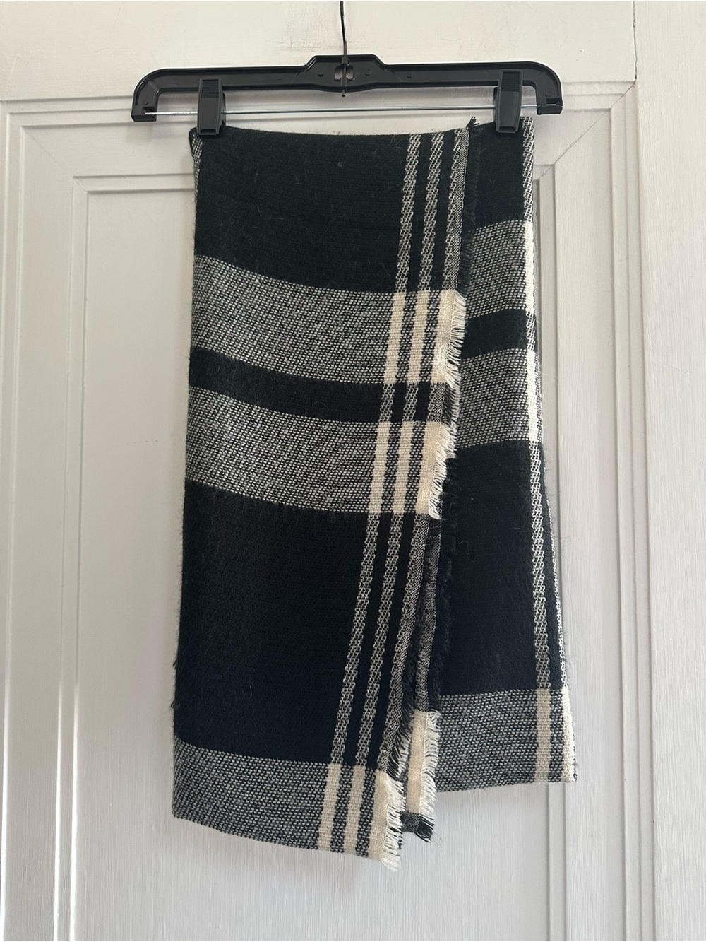 Look by M Black & White Wool Blend Plaid Scarf